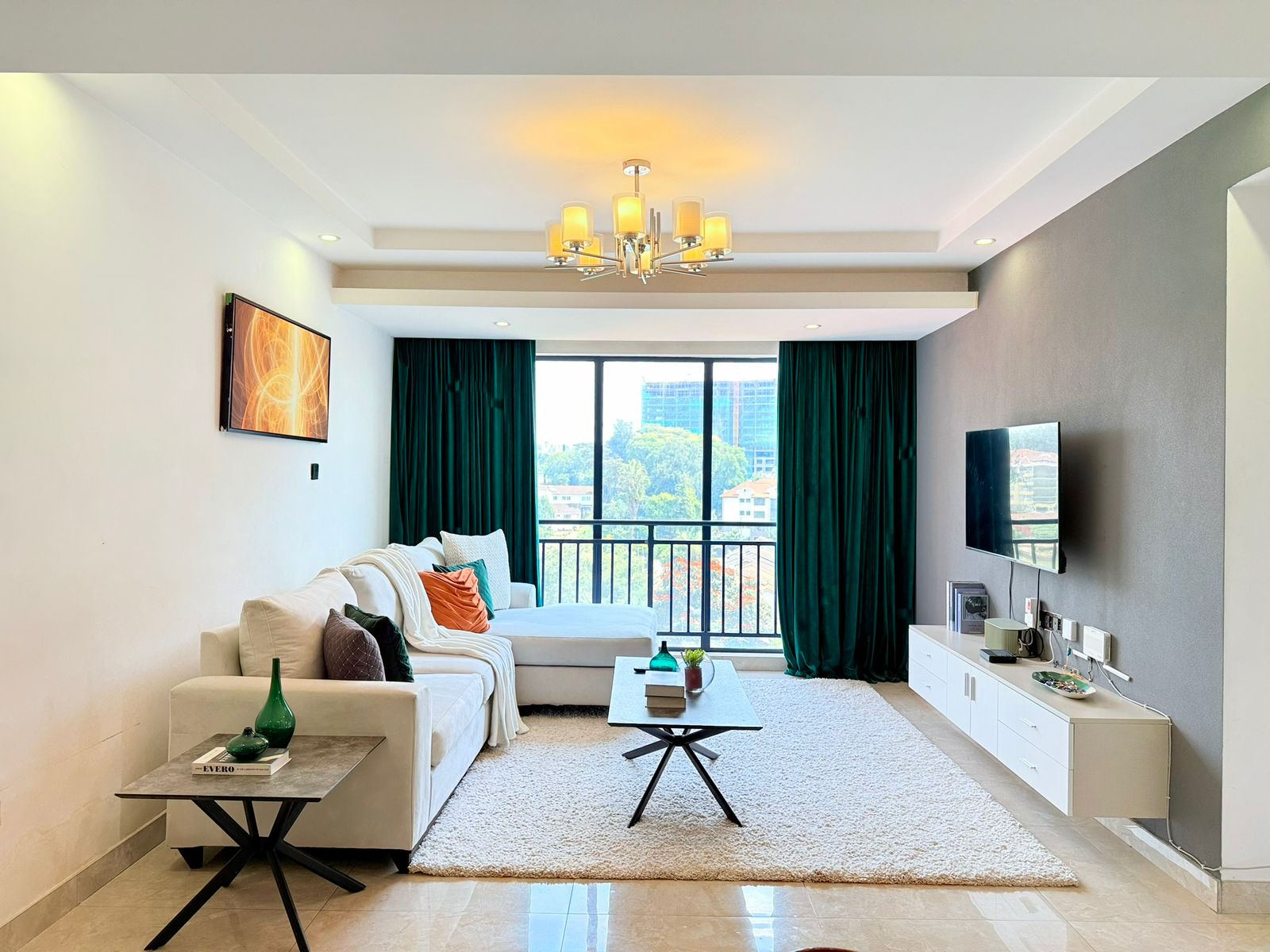 Hotel & Apartment